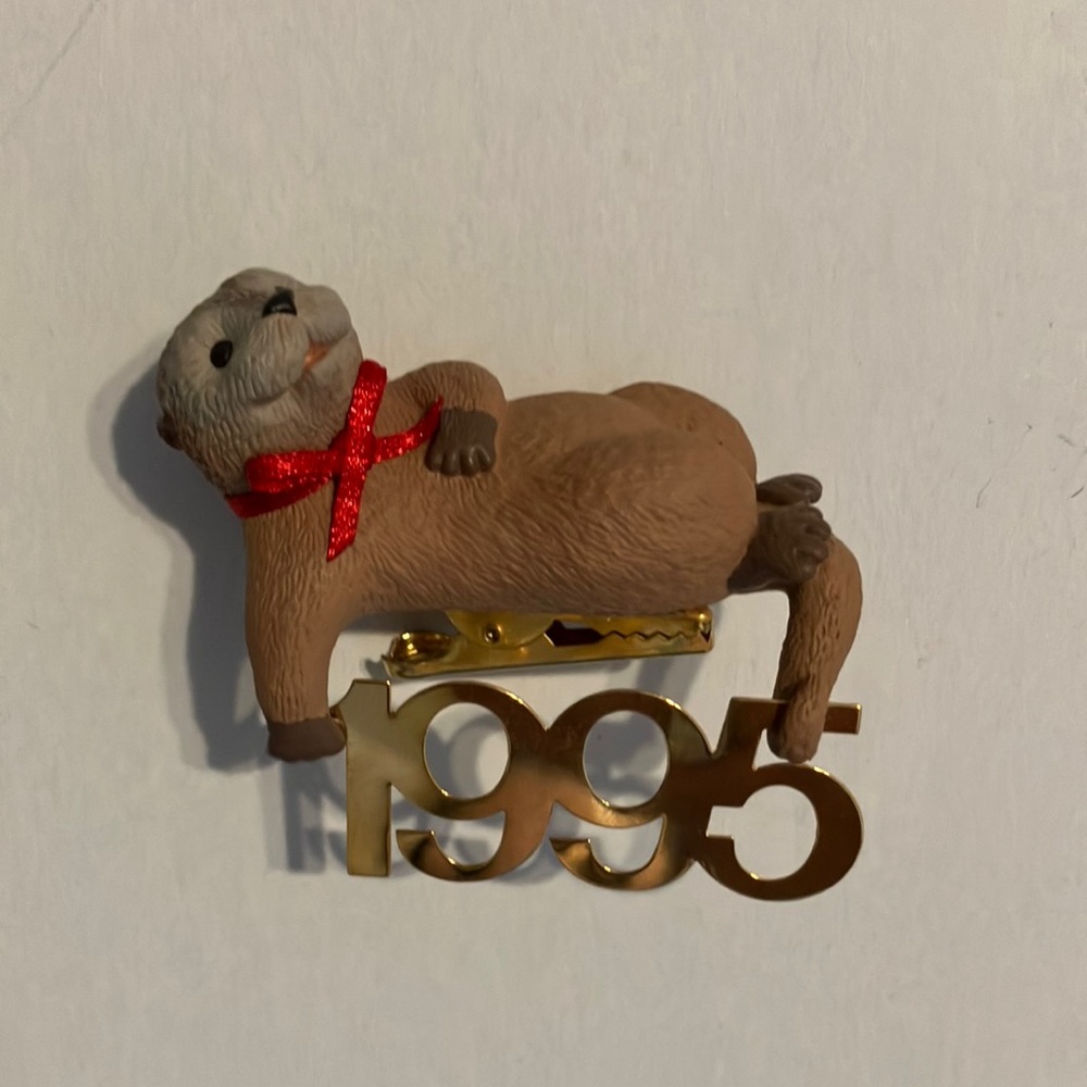 Hallmark Keepsake 1995 Otter Clip‎ Ornament